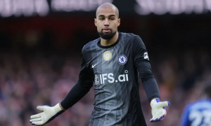 Joe Cole khuyên Chelsea mua sao Man City thay Sanchez