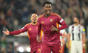 Barcelona liên lạc với người đại diện của N'Dicka