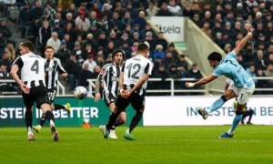 5 điểm nhấn Newcastle 1-3 Man City:  'Hung thần' Omar Marmoush; Đội hình B đẳng cấp