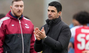 Arteta vẫn chưa làm chủ được nghệ thuật xoay tua đội hình