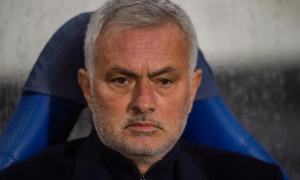 Mourinho mỉa mai 'chuột chũi' rò rỉ tin trước đại chiến Porto
