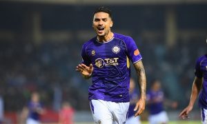 Nhấn chìm CAHN, Hoàng Hên ghi điểm với HLV Kim Sang-sik