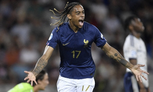 Tin đồn chuyển nhượng tối 9/3: Robinson chọn Liverpool; MU săn Barcola