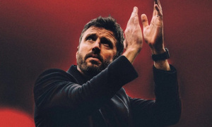 Carrick xứng đáng với hợp đồng dài hạn tại MU