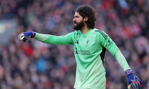 Liverpool đón cú sốc Alisson trước thềm đại chiến Galatasaray