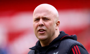 Slot được khuyên dùng Robertson thay Kerkez ở C1