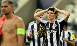 Lời nguyền hung thần Barcelona đang bủa vây Newcastle