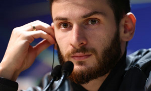 Kvaratskhelia dập tắt hy vọng của Arsenal