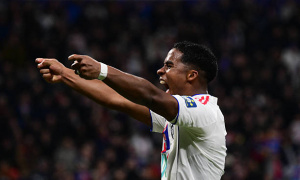 Evra thúc giục MU giải cứu báu vật của Real