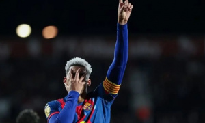 Barca chốt giá bán Araujo 30 triệu euro