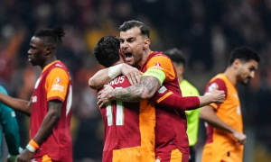 Hạ gục Liverpool, Galatasaray chiếm lợi thế tại vòng 1/8