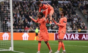 Lamine Yamal giải cứu Barcelona, Newcastle đánh rơi chiến thắng ở phút 90+6'