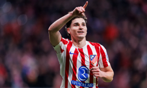 Alvarez lấp lửng vụ tới Barca, Laporta giội gáo nước lạnh