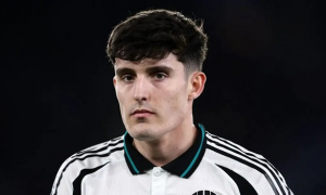 Arsenal săn Livramento, dọn đường tiễn Ben White