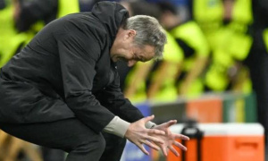 HLV Leverkusen tố trọng tài cướp chiến thắng trước Arsenal