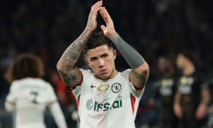 Enzo trút giận lên Jorgensen khi Chelsea thua thảm PSG