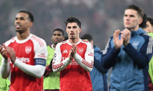 Vết gợn chiến thuật đằng sau trận hòa hú vía của Arsenal