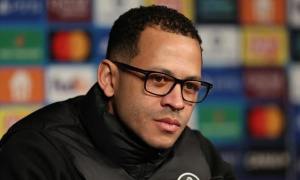 Rosenior lên tiếng sau nghi vấn rò rỉ đội hình Chelsea