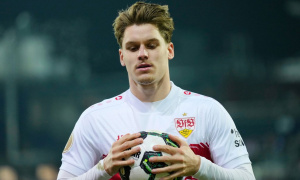 Kế thừa di sản Van Dijk, Liverpool cần trò cưng của Slot