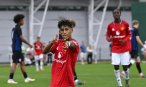 Bryan Mbeumo kinh ngạc trước thần đồng 15 tuổi của Man Utd