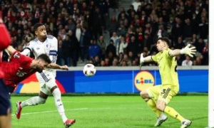 Sự thực dụng tàn nhẫn của Emery giúp Villa đánh sập Lille