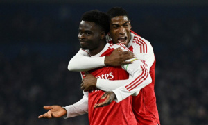 Arsenal mơ vô địch Ngoại hạng Anh nhờ pháo đài Emirates