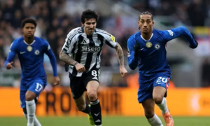 Hàng thủ Chelsea giáp mặt nỗi sợ xa nhà của Newcastle