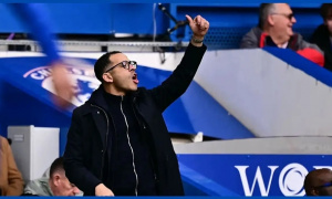 Rosenior muốn Chelsea nhận trách nhiệm để sửa sai trước Newcastle