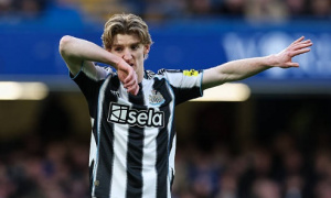 Anthony Gordon đáp trả đanh thép Rooney và Shearer