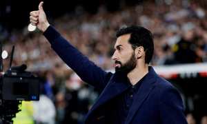 Vì sao Arbeloa sẵn sàng 'nhắm mắt xuôi tay' sau trận thắng Elche?