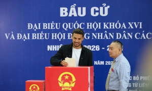 Hoàng Hên xúc động đi bầu cử, chờ khoác áo ĐT Việt Nam