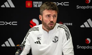 Carragher hối thúc Man Utd chọn Unai Emery thay Michael Carrick