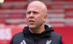 Merson dự đoán Slot rời Liverpool tới Tottenham