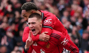 Roy Keane tin MU chắc vé dự Champions League khi hạ Villa