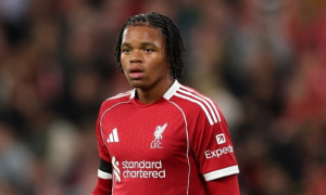 Sao trẻ Rio Ngumoha lập kỷ lục rê bóng trước Tottenham