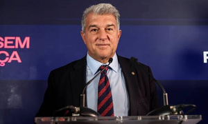 Laporta dẫn đầu cuộc bầu cử Barca với cách biệt lớn