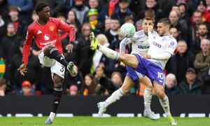 Carrick hồi sinh Mainoo thành cỗ máy đếm nhịp của MU