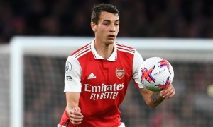 Vụ Kiwior tố cáo nghệ thuật bán người kém của Arsenal