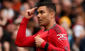 Leny Yoro thừa nhận dàn sao Man Utd muốn Casemiro ở lại