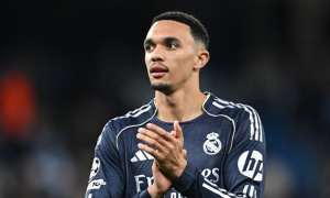 Trent lột xác công thủ toàn diện trước Man City