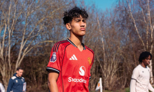 Rashford gọi thần đồng 15 tuổi của MU là ngôi sao thực thụ