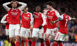 Thắng Leverkusen, Arsenal vô tình dọn đường C1 cho Liverpool