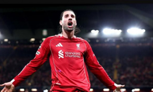 Szoboszlai hóa Gerrard cứu rỗi mùa giải giông bão của Liverpool