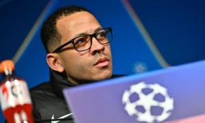 Todd Boehly chốt tương lai HLV Liam Rosenior