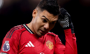 Bị chê ủy mị, MU được khuyên sớm tống khứ Casemiro