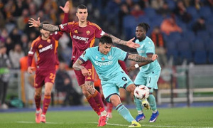 Rượt đuổi 7 bàn kịch tính, Bologna loại Roma khỏi Europa League