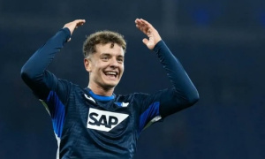 Fisnik Asllani gây sốt, Chelsea, Tottenham và Bayern Munich nhập cuộc