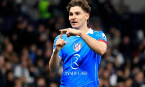 Săn Alvarez, Arsenal và Chelsea cử người đến sân Tottenham