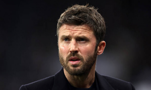 Đấu Bournemouth, HLV Carrick giải bài toán pressing ra sao?