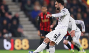 Bruno Fernandes san bằng kỷ lục Cantona, vượt qua Hazard